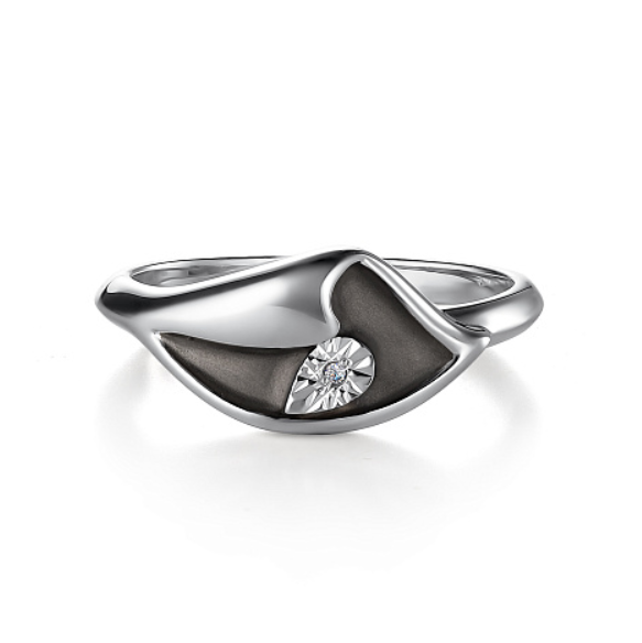 Кольцо из серебра 925 с бриллиантом